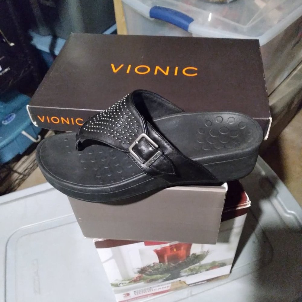 vonic sandles